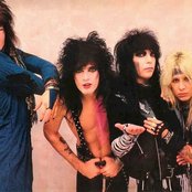 Motley Crue - List pictures