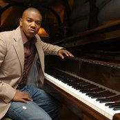 Loyiso - List pictures