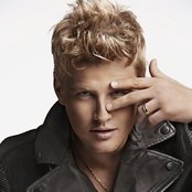 Alexander Acha - List pictures