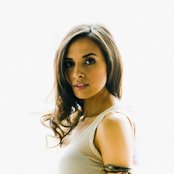 Angela Moyra - List pictures