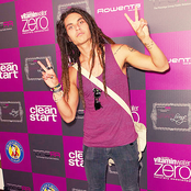 Samuel Larsen - List pictures