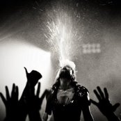 Peaches - List pictures