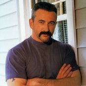 Aaron Tippin - List pictures