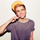 Elyar Fox - List pictures