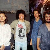 Boogarins - List pictures