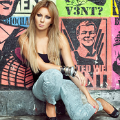 Ivana Selakov - List pictures