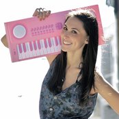 Julia Price - List pictures