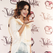 Martina Stoessel - List pictures