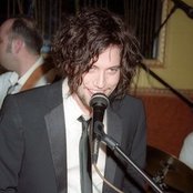 100 Monkeys - List pictures