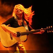 Lisa Miskovsky - List pictures