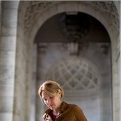 Diana Jones - List pictures