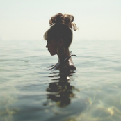 Alina Baraz - List pictures