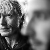 Tara King - List pictures