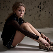 Zara Larsson - List pictures
