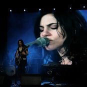 Terra Naomi - List pictures