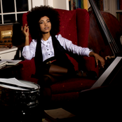 Esperanza Spalding - List pictures