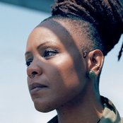 Matana Roberts - List pictures