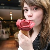 Uffie - List pictures