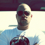 Com Truise - List pictures