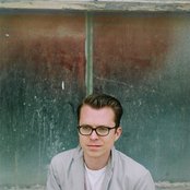 Tom Vek - List pictures