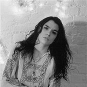 Leona Naess - List pictures