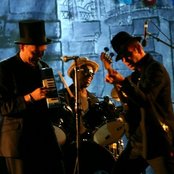 Good The Bad & The Queen - List pictures