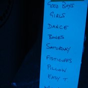 Kids In Glass Houses - List pictures