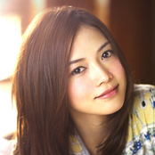Yui - List pictures