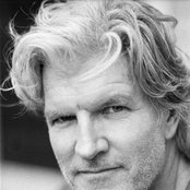 Tim Finn - List pictures