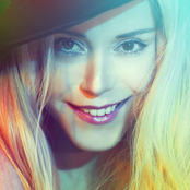 Tina Dickow - List pictures