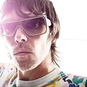 Ian Brown - List pictures