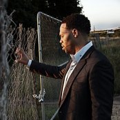 Eric Roberson - List pictures