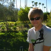 Lucas Grabeel - List pictures
