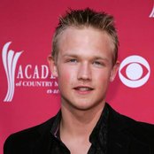 Blaine Larsen - List pictures