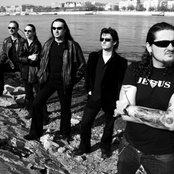 De Facto - List pictures