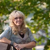 Donna Hughes - List pictures