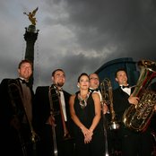 Alondra De La Parra - List pictures