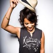 Vicci Martinez - List pictures