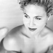 Julie Christensen - List pictures