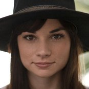 Audrey Rose - List pictures