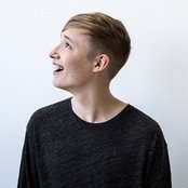 Isac Elliot - List pictures