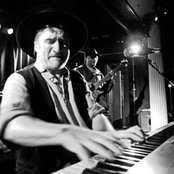 Jon Cleary - List pictures