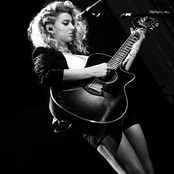 Tori Kelly - List pictures