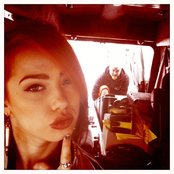 Sumo Cyco - List pictures