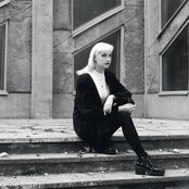 Molly Nilsson - List pictures