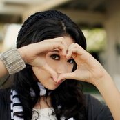 Jasmine V - List pictures