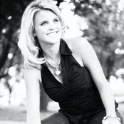 Olivia Henken - List pictures