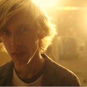 Sebastian Lind - List pictures