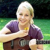 Julia Nunes - List pictures