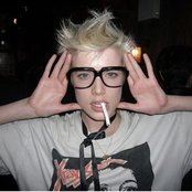 Agyness Deyn - List pictures